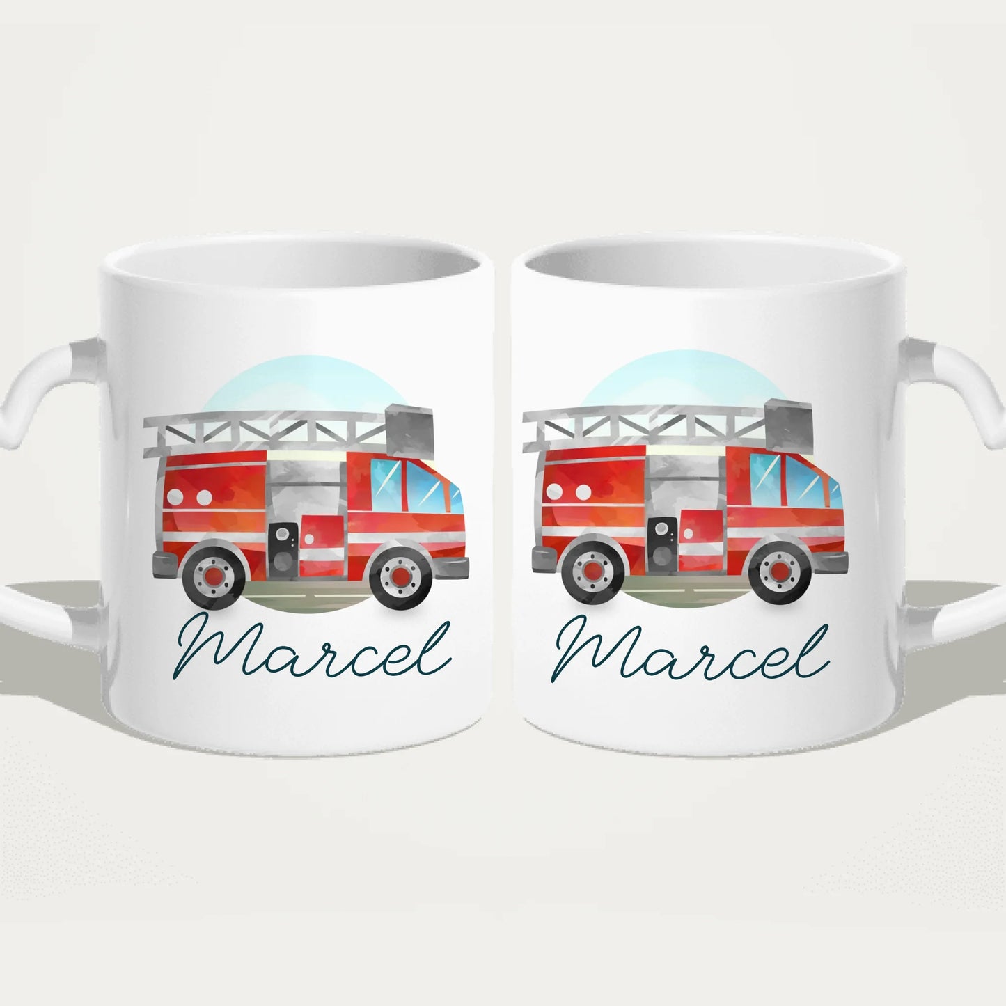Personalisierte Kindertasse mit Feuerwehrauto und Namen
