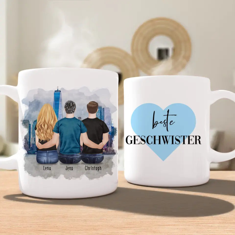 Personalisierte Tasse mit Bruder/Schwester (1 Schwester + 2 Brüder)