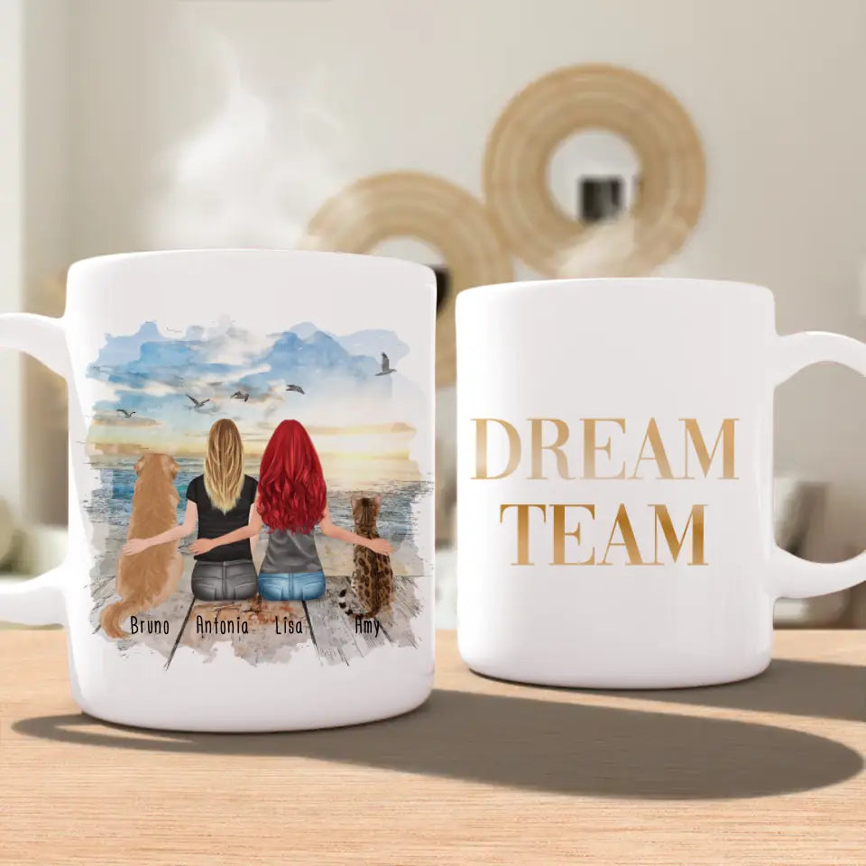 Personalisierte Tasse mit Hund, Katze und Frauen (1 Hund + 1 Katze + 2 Frauen)