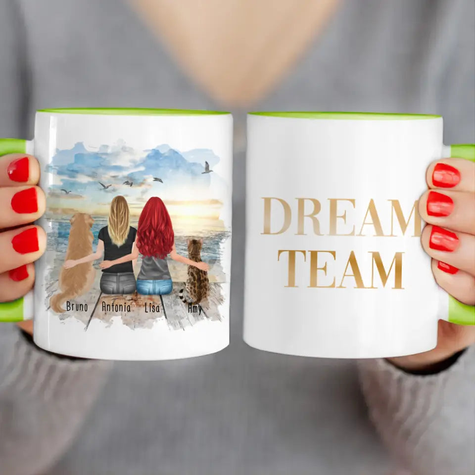 Personalisierte Tasse mit Hund, Katze und Frauen (1 Hund + 1 Katze + 2 Frauen)