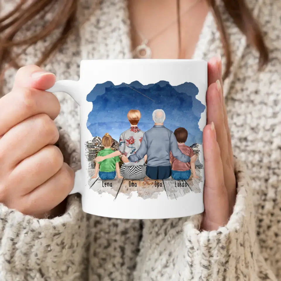 Personalisierte Tasse für Oma und Opa (1 Kleinkind + 1 Kind + 1 Oma + 1 Opa)