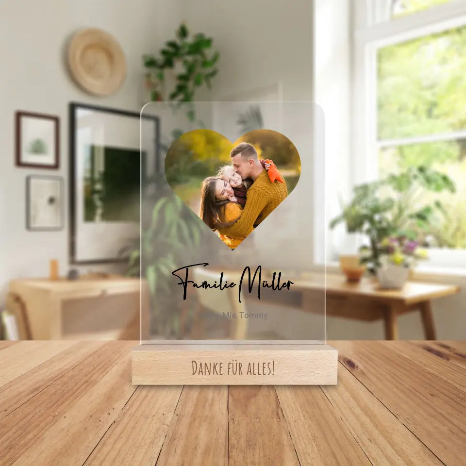 Personalisierte Acrylglasplatte mit eigenem Bild in Herzform, Familiennamen & Namen