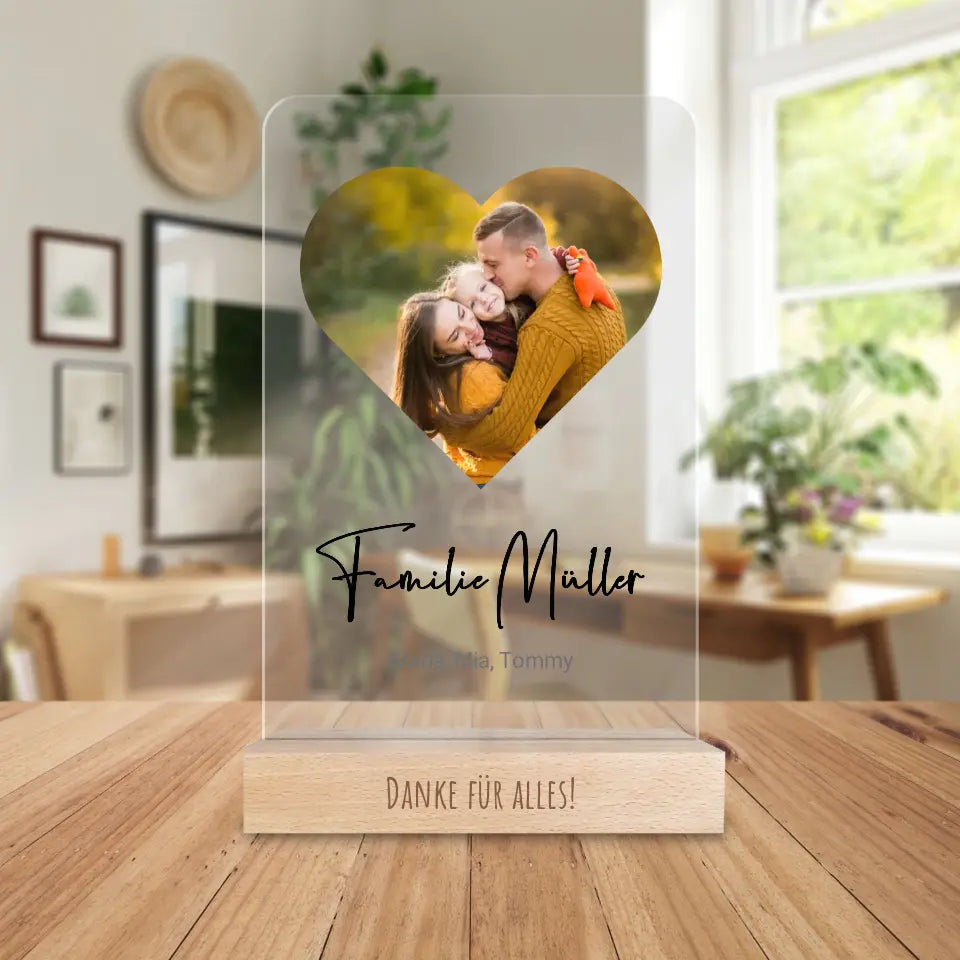 Personalisierte Acrylglasplatte mit eigenem Bild in Herzform, Familiennamen & Namen