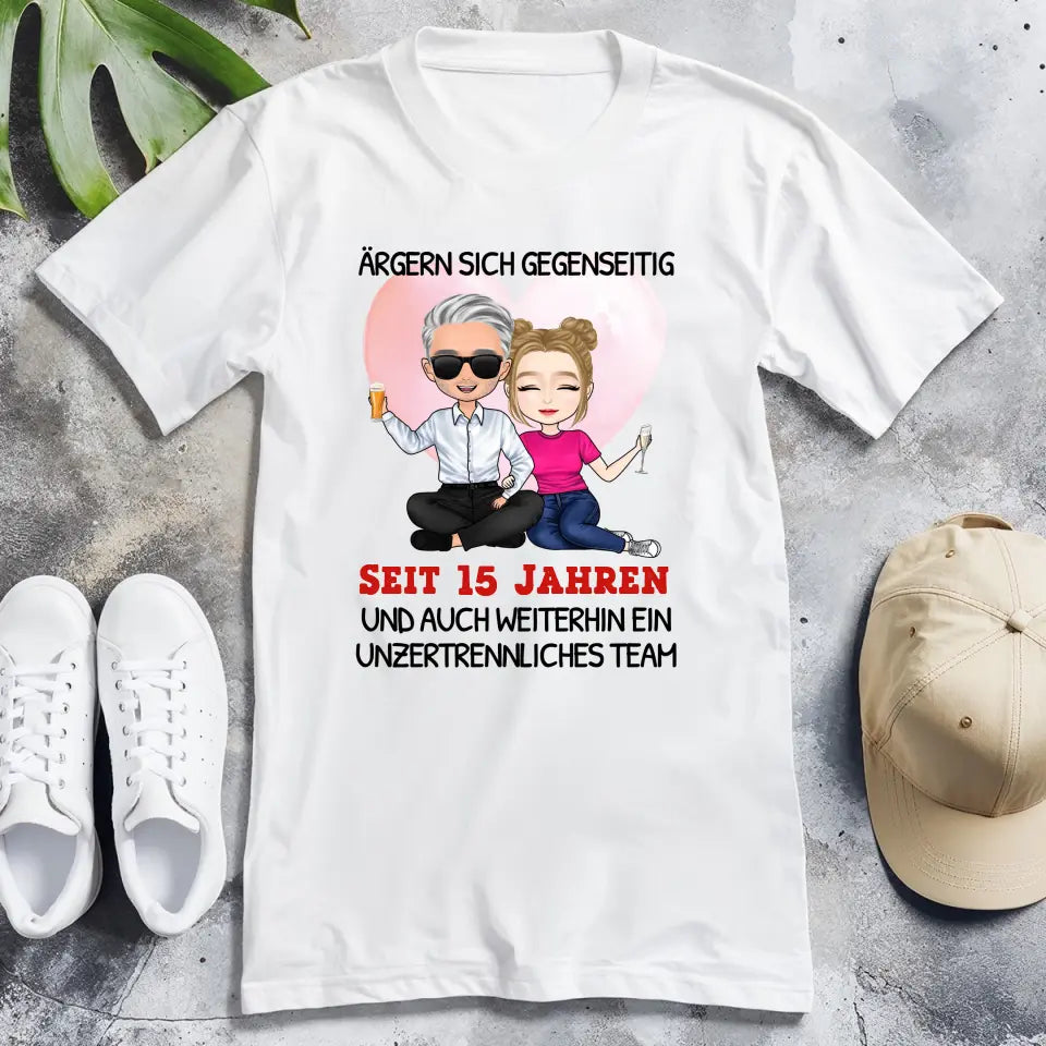 Personalisiertes T-Shirt - Ärgern sich gegenseitig seit Jahren... Paar T-Shirt