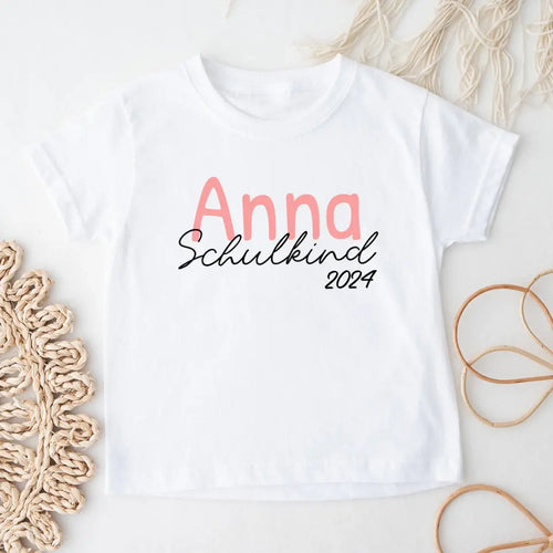 Personalisiertes Kinder T-Shirt - Schulkind mit Name und Jahr