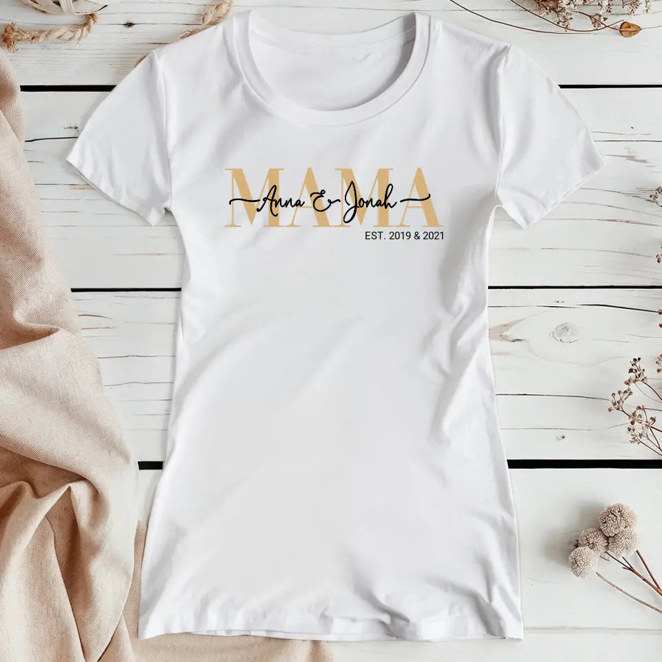 Personalisiertes T-Shirt - Mama Schriftzug mit Kindernamen