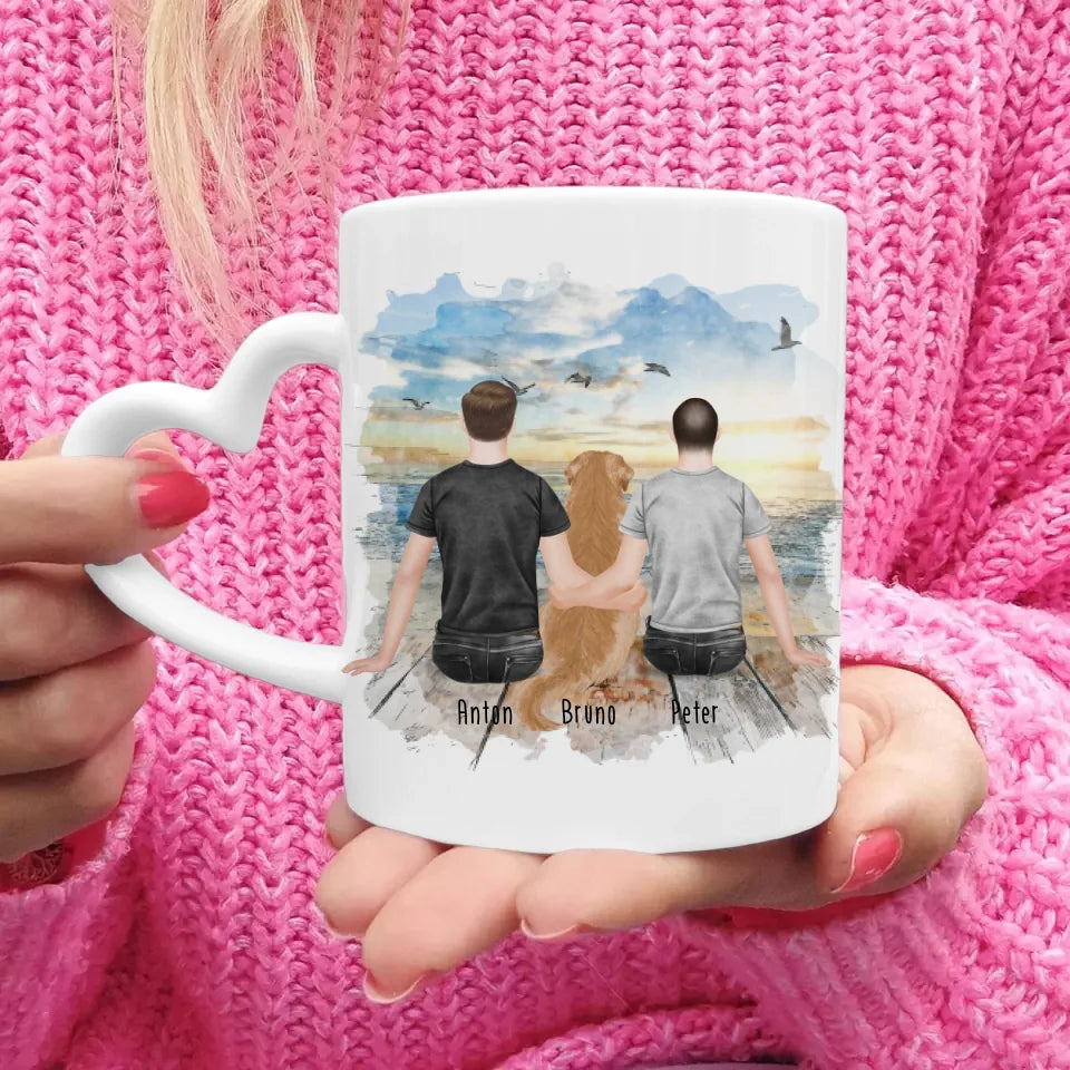 Personalisierte Tasse - 2 Männer + 1 Hund (Hund in der Mitte)