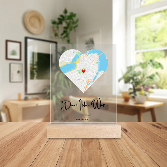 Personalisierte Acrylglasplatte mit Karte in Herzform, Spruch, Namen & Ort