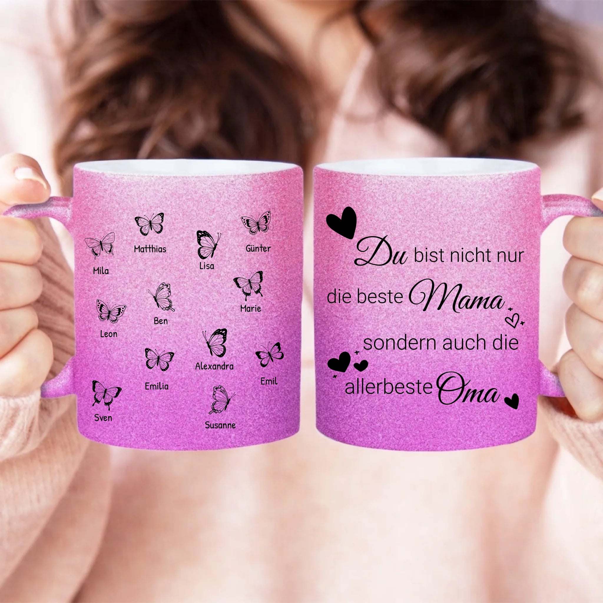 Personalisierte Glitzertasse - Du bist nicht nur die beste Mama sondern auch die allerbeste Oma mit 1-12 Schmetterlingen/Namen