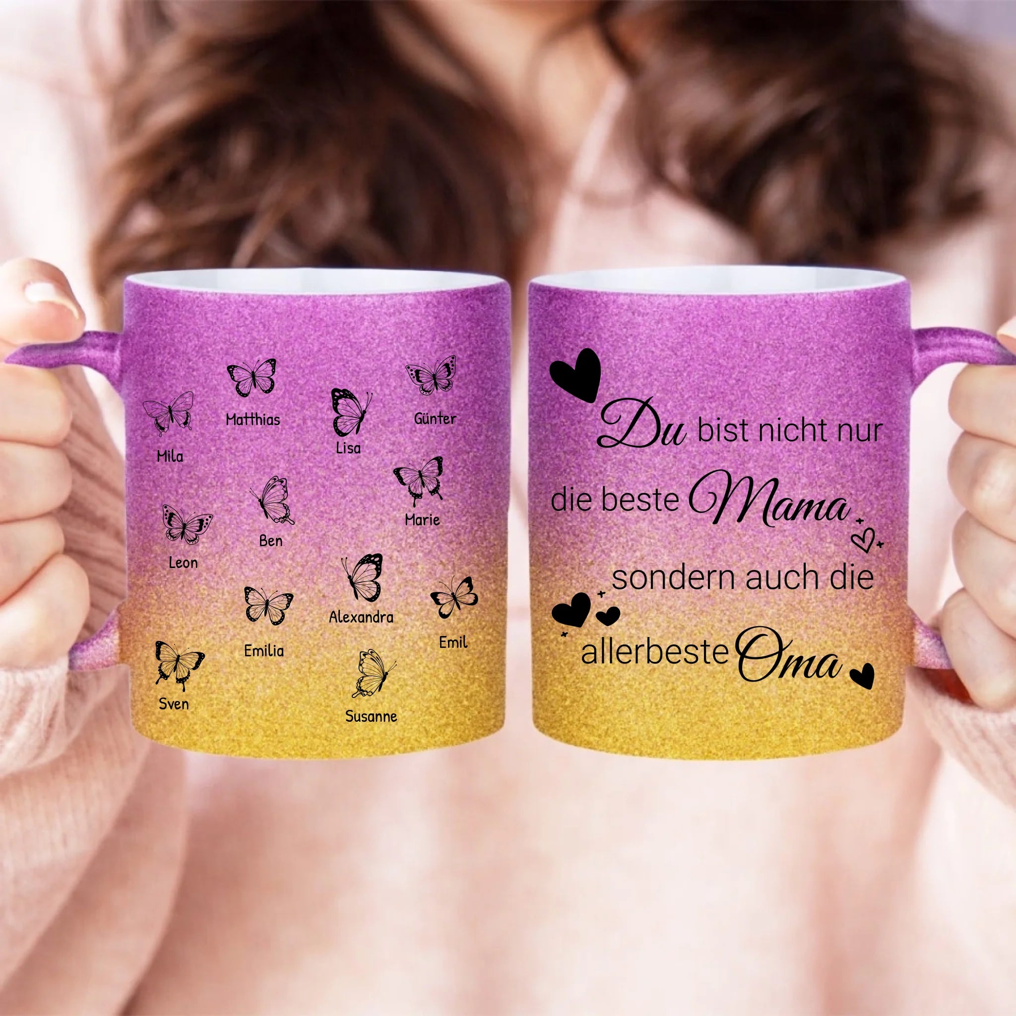 Personalisierte Glitzertasse - Du bist nicht nur die beste Mama sondern auch die allerbeste Oma mit 1-12 Schmetterlingen/Namen