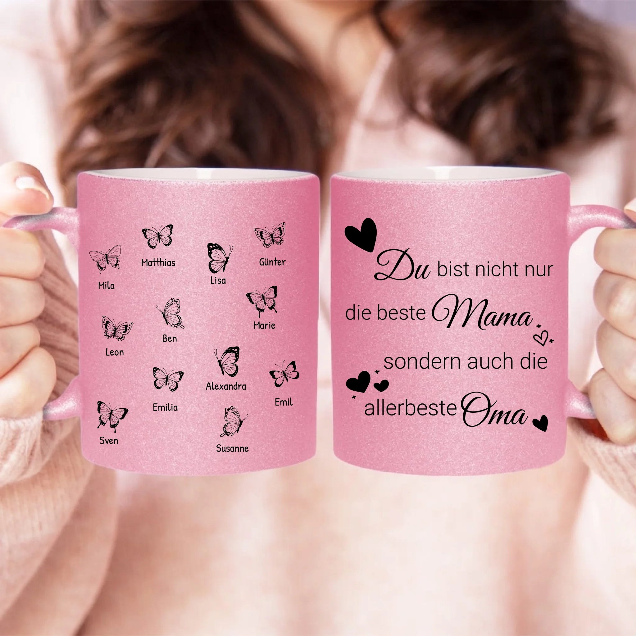 Personalisierte Glitzertasse - Du bist nicht nur die beste Mama sondern auch die allerbeste Oma mit 1-12 Schmetterlingen/Namen