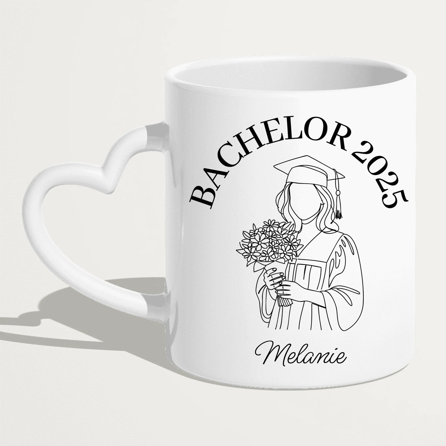 Personalisierte Tasse - Bachelor mit One-Line-Art Zeichnung mit Name und Jahr