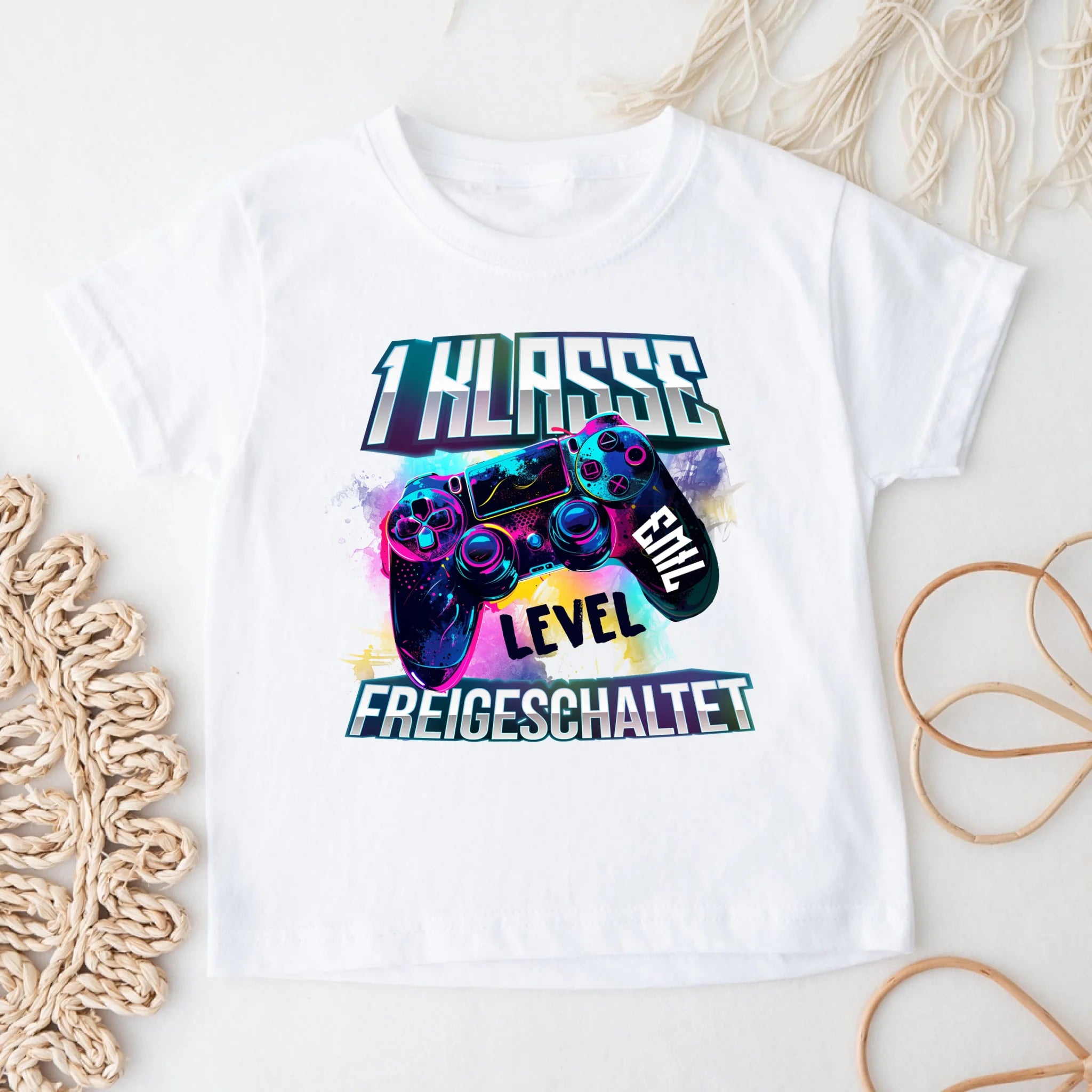 Personalisiertes Kinder T-Shirt - 1 Klasse Level freigeschaltet mit Name - Geschenk zur Einschulung