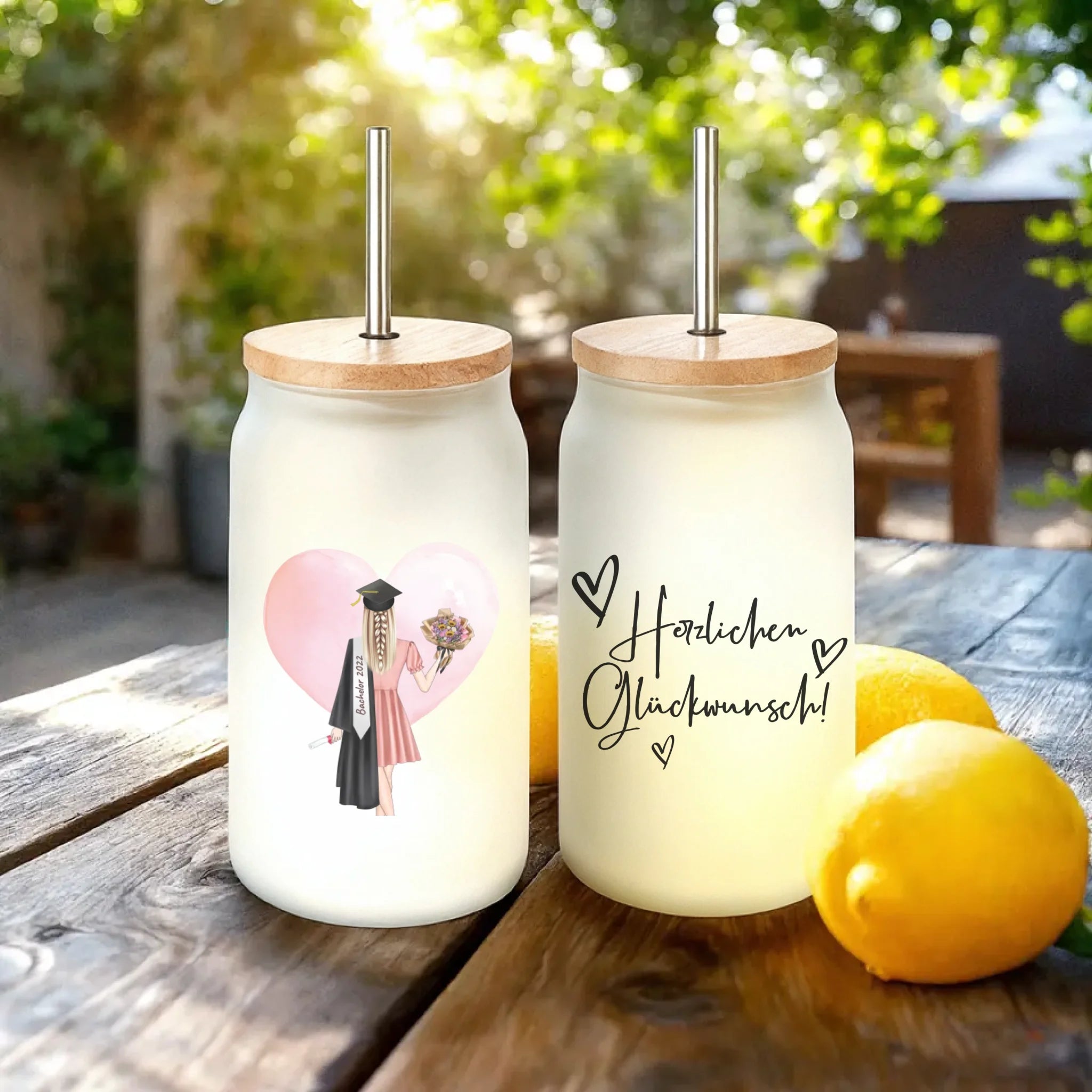 Personalisiertes Trinkglas mit Strohhalm - Bachelor/Master/Abi/Schulabschluss Geschenk (1 Frau)