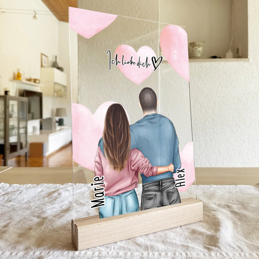 Personalisierte Acrylglasplatte mit Paar stehend und Herzen