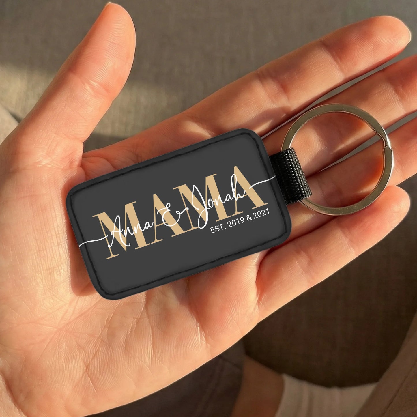 Personalisierter Schlüsselanhänger - Mama Schriftzug mit Kindernamen